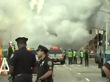 Una conducción de vapor ha explotado en Nueva York Una conducción de vapor ha explotado en Nueva York