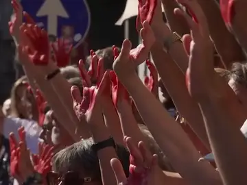 Protestas en Italia por querer cerrar sus puertos a barcos militares de la UE que lleven migrantes a bordo Protestas en Italia por querer cerrar sus puertos a barcos militares de la UE que lleven migrantes a bordo