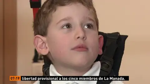 Tres niños con atrofia muscular espinal caminan por primera vez gracias a un exoesqueleto pionero Tres niños con atrofia muscular espinal caminan por primera vez gracias a un exoesqueleto pionero