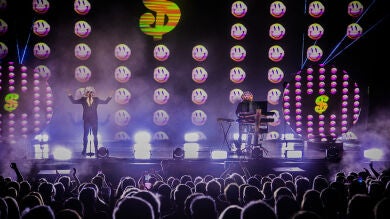 Unos futuristas Pet Shop Boys hicieron vibrar en el Starlite con un espectáculo lleno de efectos especiales