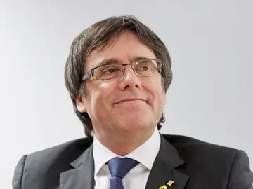 Antena 3 Noticias 1 (19-07-18) El Supremo rechaza que Alemania entregue a Puigdemont sólo por malversación Antena 3 Noticias 1 (19-07-18) El Supremo rechaza que Alemania entregue a Puigdemont sólo por malversación