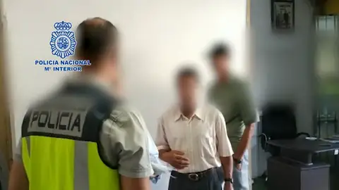 Detienen a 31 personas en Almería por organizar matrimonios de conveniencia o parejas de hecho Detienen a 31 personas en Almería por organizar matrimonios de conveniencia o parejas de hecho