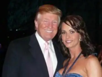 Trump fue grabado cuando hablaba de pagos a una exmodelo Trump fue grabado cuando hablaba de pagos a una exmodelo