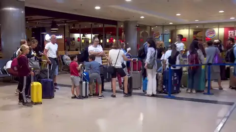 Sindicatos y patronal llegan a un acuerdo y evitan la huelga de servicios de 'handling' Sindicatos y patronal llegan a un acuerdo y evitan la huelga de servicios de 'handling'