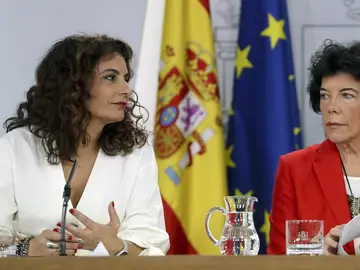 Montero y Celaá en la rueda de prensa tras el Consejo de Ministros Montero y Celaá en la rueda de prensa tras el Consejo de Ministros