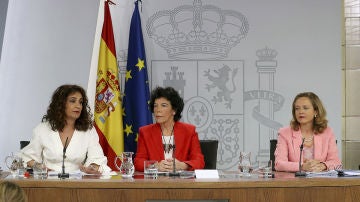 Las ministras Montero, Celaá y Calviño