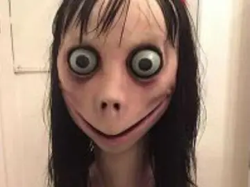Momo en WhatsApp Momo en WhatsApp