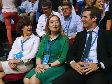 Los candidatos a presidir el Partido Popular Soraya Sáez de Santamaría y Pablo Casado Los candidatos a presidir el Partido Popular Soraya Sáez de Santamaría y Pablo Casado