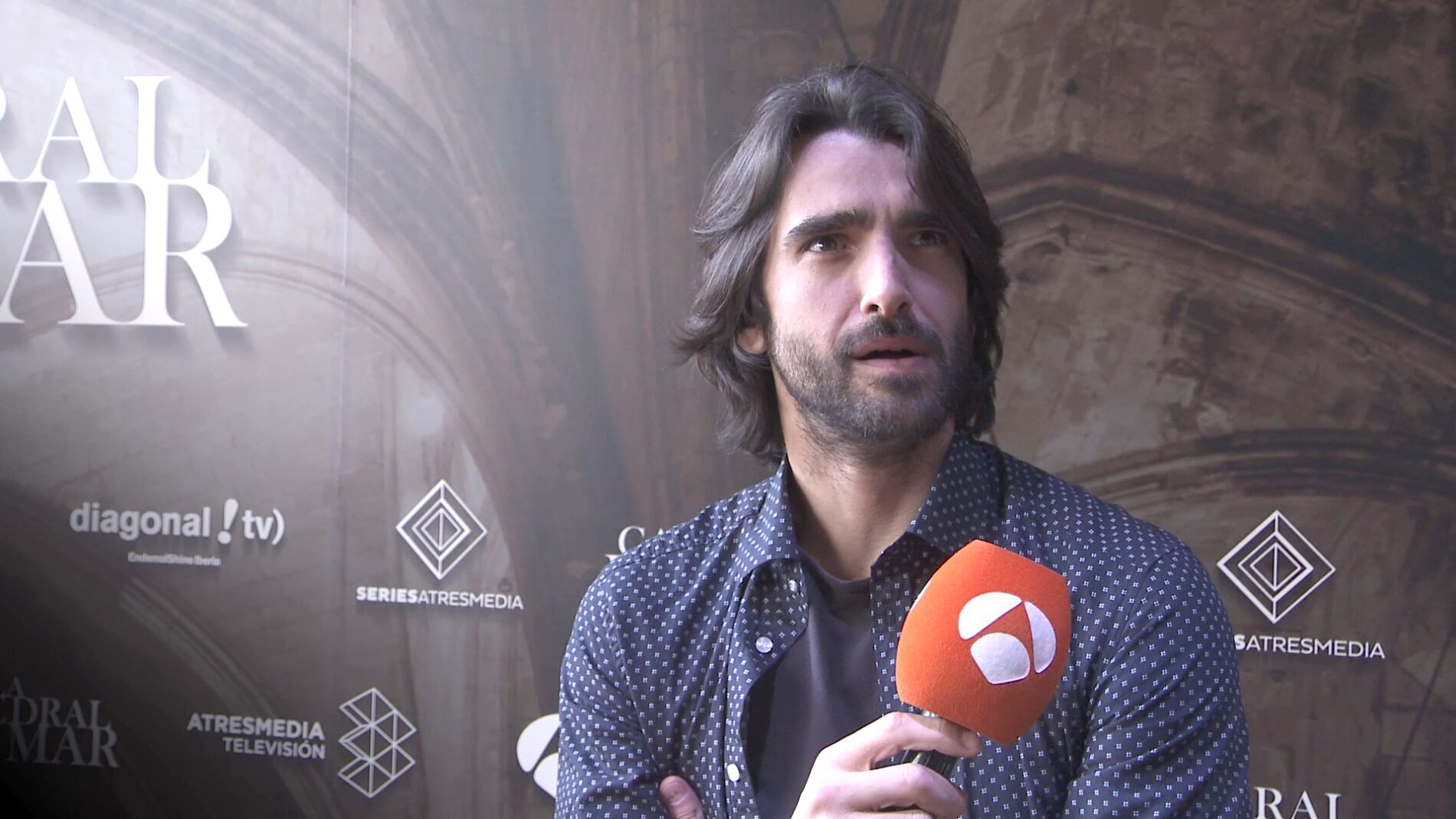&iquest;Cu&aacute;nto sabe Aitor Luna sobre la serie que protagoniza? &iexcl;Lo ponemos a prueba con este test! 
