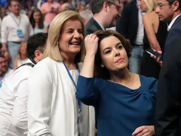 Soraya Sáenz de Santamaría y Fátima Báñez Soraya Sáenz de Santamaría y Fátima Báñez