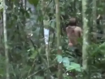 Graban al hombre más solo del mundo en la selva de Brasil Graban al hombre más solo del mundo en la selva de Brasil