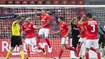 El Benfica celebra un gol contra el Sevilla