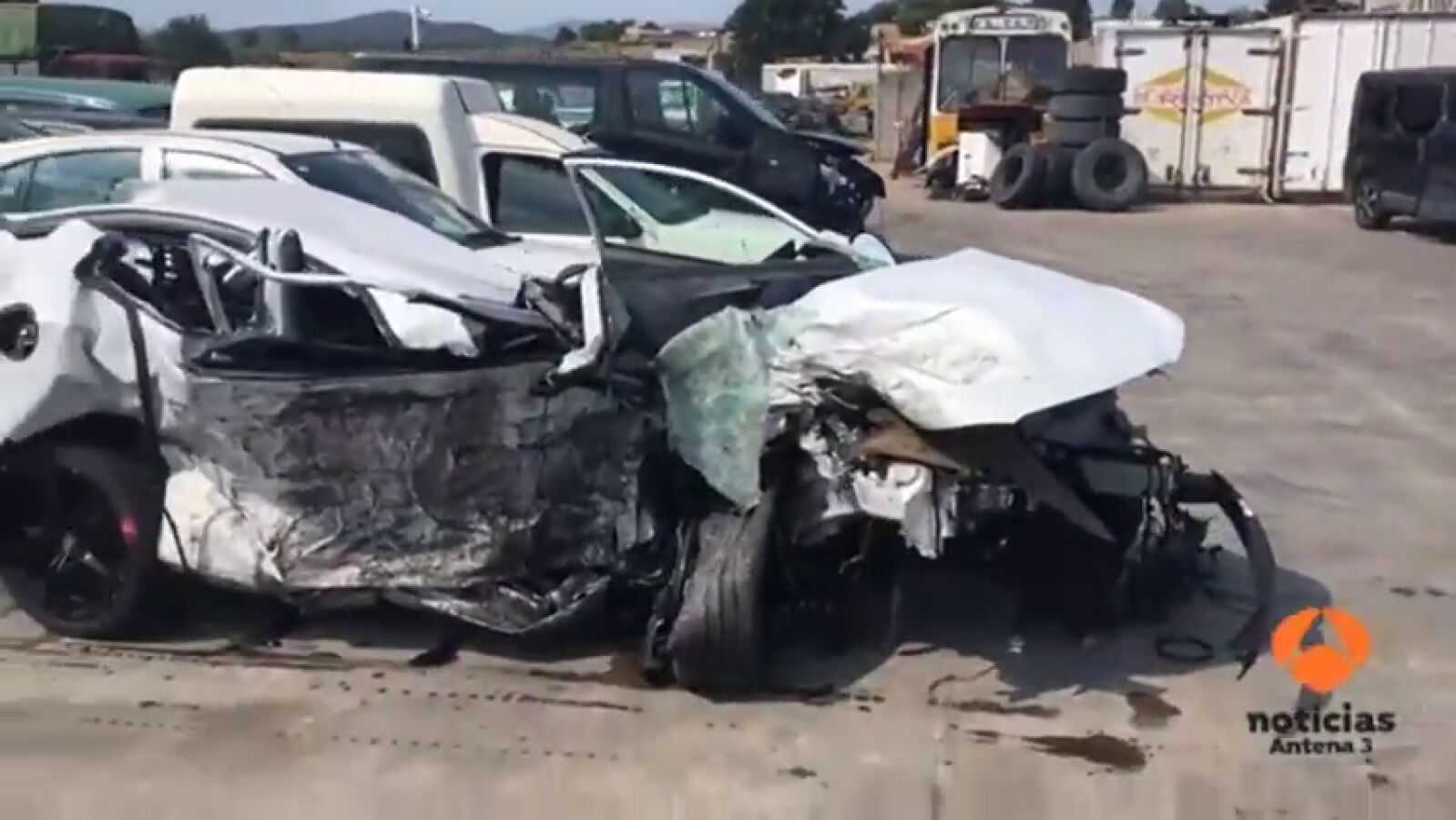 Cuatro muertos en un choque frontal entre un turismo y una furgoneta en Vidreres