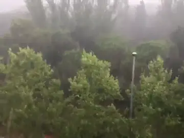 Una fuerte granizada descarga esta tarde sobre el Vallès Occidental Una fuerte granizada descarga esta tarde sobre el Vallès Occidental