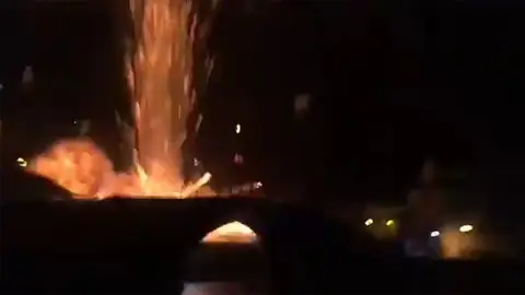 Imagen del momento de la explosión en Cangas de Narcea Imagen del momento de la explosión en Cangas de Narcea