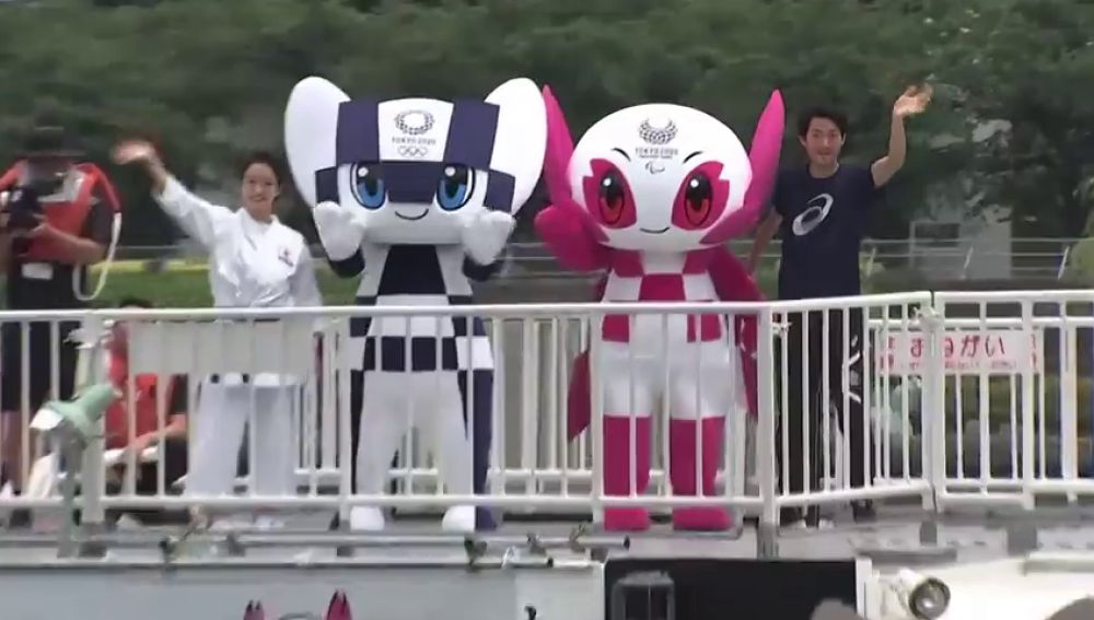 Antena 3 Tv Japon Presenta A Miraitowa Y A Someity Las Mascotas