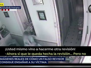 CÁMARA OCULTA | Así estafan los falsos revisores del gas a dos ancianos en su casa de Barcelona