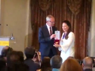 Gloria Estefan recibe en Madrid la Medalla de las Bellas Artes