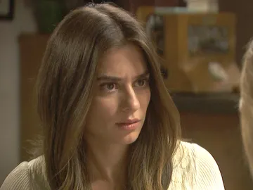 Elsa, a Antolina: "¿Ha pasado algo entre tú e Isaac?" Elsa, a Antolina: "¿Ha pasado algo entre tú e Isaac?"