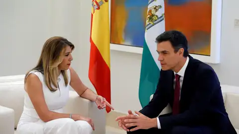 El presidente del Gobierno, Pedro Sánchez, y la presidenta de la Junta de Andalucía, Susana Díaz en La Moncloa El presidente del Gobierno, Pedro Sánchez, y la presidenta de la Junta de Andalucía, Susana Díaz en La Moncloa