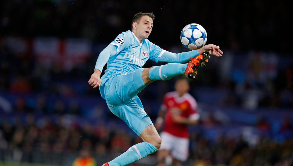 Santiago Arias, en un partido del PSV