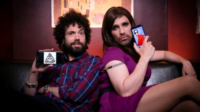 Vota por los mejores consejos de la 'Guía para la supervivencia de la pareja' con Juan y Damiana