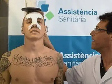 Lucas Digne, en un reconocimiento médico con el Barcelona Lucas Digne, en un reconocimiento médico con el Barcelona