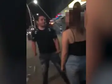 Agresión a una joven a las puertas de una discoteca en Londres Agresión a una joven a las puertas de una discoteca en Londres