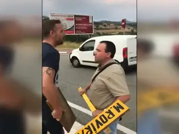 Nuevos enfrentamientos por la retirada de símbolos independentistas Nuevos enfrentamientos por la retirada de símbolos independentistas