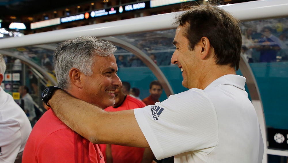 Mourinho y Lopetegui se saludan antes de su duelo en pretemporada