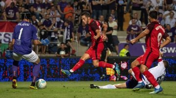 Remate de Pablo Sarabia en Europa League