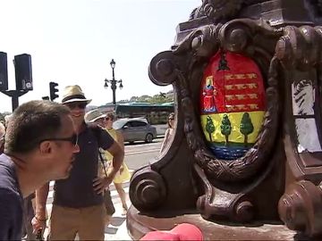 El Ayuntamiento de San Sebastián se desvincula del repintado de los escudos del Puente de Santa Catalina