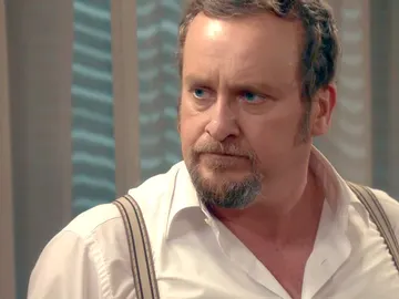 Ernesto se niega a salvar a su hijo que se debate entre la vida y la Ernesto se niega a salvar a su hijo que se debate entre la vida y la