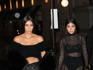Kim y Kourtney Kardashian Kim y Kourtney Kardashian