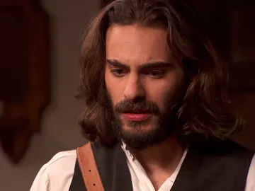 Isaac, desesperado, sale a buscar a Elsa Isaac, desesperado, sale a buscar a Elsa