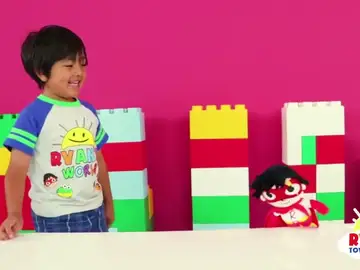 Un niño de 6 años crea su propia línea de juguetes Un niño de 6 años crea su propia línea de juguetes