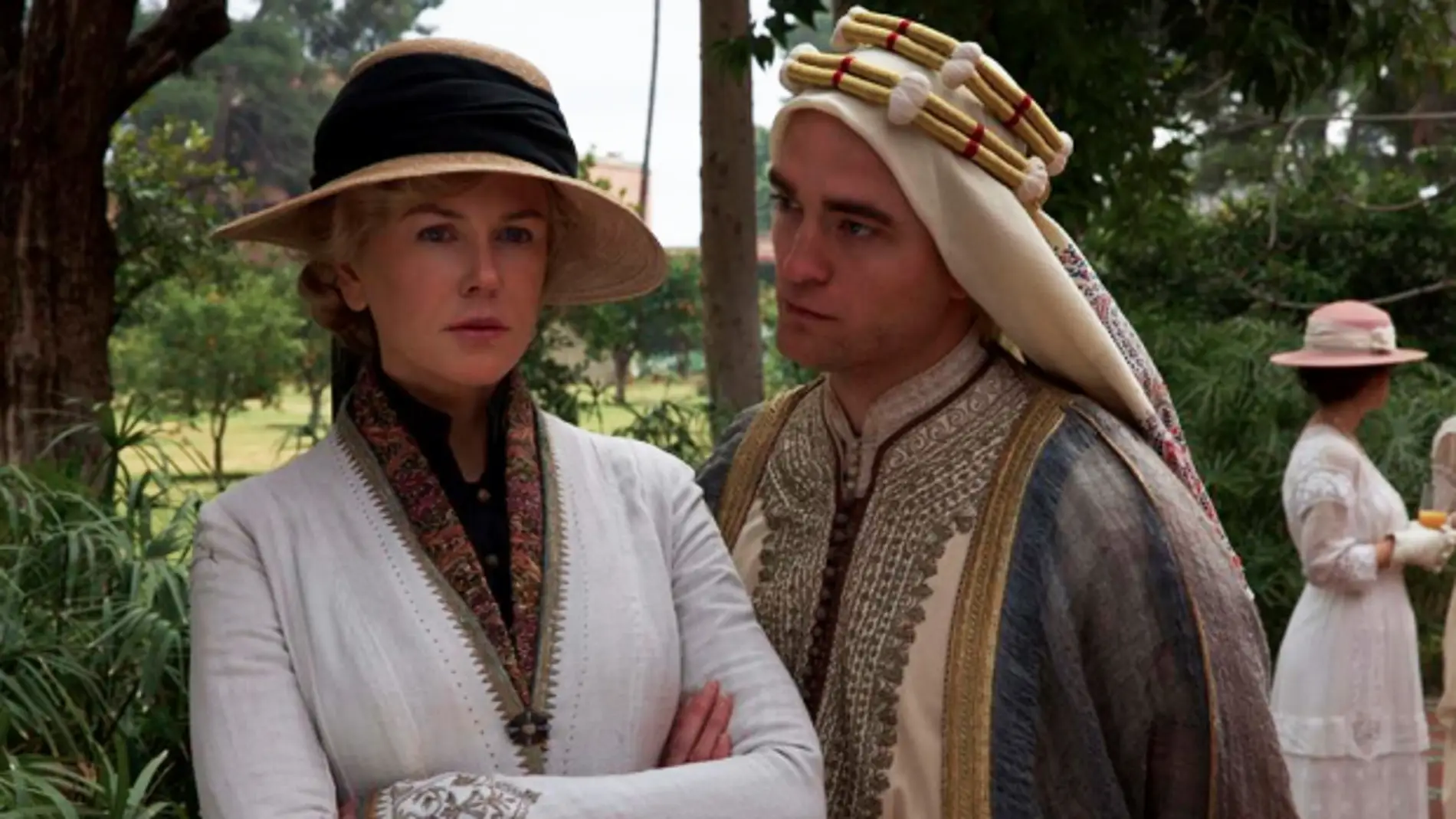 Nicole Kidman y Robert Pattinson en 'La reina del desierto'