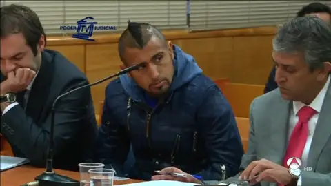 Las dos caras de Arturo VIdal Las dos caras de Arturo VIdal