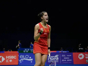 Carolina Marín celebra su triunfo Carolina Marín celebra su triunfo