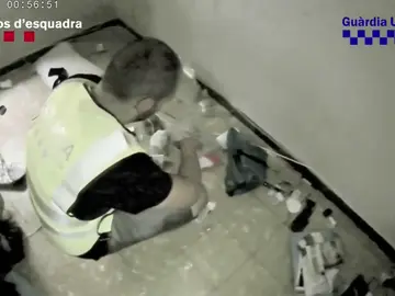 Detenidas en Barcelona tres personas por vender droga sintética a menores Detenidas en Barcelona tres personas por vender droga sintética a menores