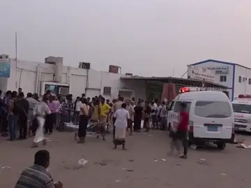 Al menos 26 personas han muerto y otras 50 resultaron heridas en un ataque aéreo en Hodeida Al menos 26 personas han muerto y otras 50 resultaron heridas en un ataque aéreo en Hodeida