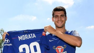 Álvaro Morata con su nuevo dorsal