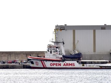 Vista de uno de los dos barcos de la Organización de Salvamento Open Arms