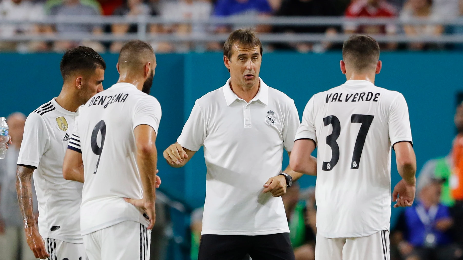Julen Lopetegui habla con sus jugadores Julen Lopetegui habla con sus jugadores