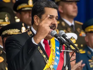 Nicolás Maduro durante el acto televisado con militares antes de la explosión Nicolás Maduro durante el acto televisado con militares antes de la explosión
