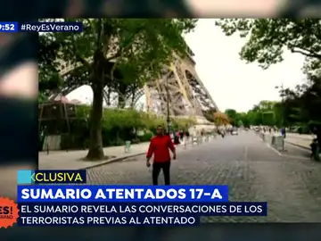 Himachy posa frente a la Torre Eiffel Himachy posa frente a la Torre Eiffel