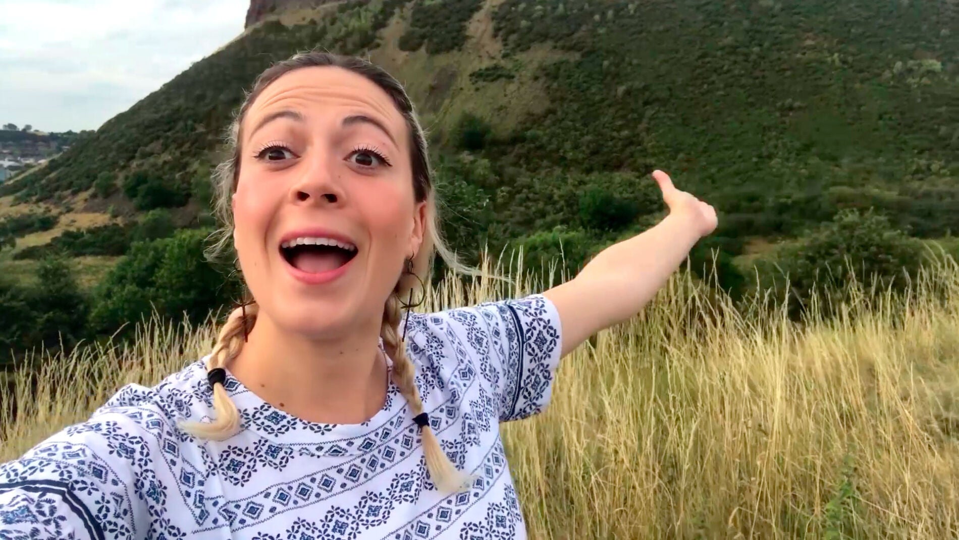 Mar&iacute;a Villal&oacute;n: "Me encanta imitar y pas&aacute;rmelo bien en el escenario"