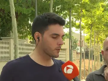 Uno de los testigos del atentado de Cambrils: "El 112 me dijo que estaban saturados, que estuviéramos en silencio y con las luces apagadas" Uno de los testigos del atentado de Cambrils: "El 112 me dijo que estaban saturados, que estuviéramos en silencio y con las luces apagadas"