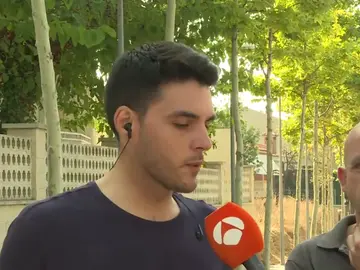Uno de los testigos del atentado de Cambrils: "El 112 me dijo que estaban saturados, que estuviéramos en silencio y con las luces apagadas" Uno de los testigos del atentado de Cambrils: "El 112 me dijo que estaban saturados, que estuviéramos en silencio y con las luces apagadas"