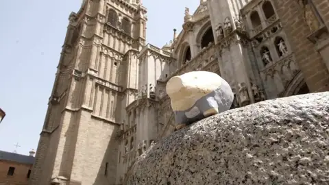 Colocan hasta 666 pequeños cerdos de yeso en las calles de Toledo Colocan hasta 666 pequeños cerdos de yeso en las calles de Toledo